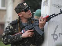 Пророссийский активист в Луганске.