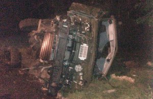 Головорезы хунты подбили из РПГ грузовик с ополченцами, пострадавшими в ходе вооруженных столкновений возле донецкого аэропорта: 35 человек погибли, 15 в тяжелом состоянии.