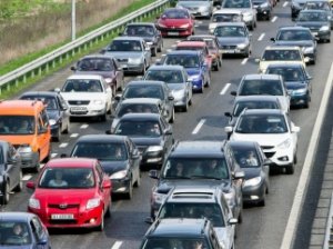 На границе с Крымом образовалась многокилометровая очередь из авто с донецкими номерами