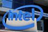 Intel повышает прогноз по доходам и готовится платить большой штраф