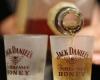 Роспотребнадзор нашел в ликере Jack Daniel's средство от клещей