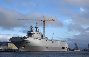Первый «Мистраль» для ВМФ России совершит учебный выход в море с российскими моряками