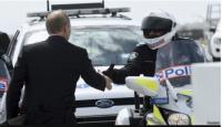 Путин попрощался с австралийским полицейским :)