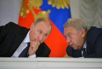 Президент России Владимир Путин и президент Российской академии наук (РАН) Владимир Фортов.