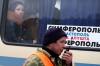 Херсонские таксисты ломают крымские автобусы и прокалывают шины