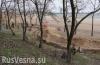 На мариупольском пляже «Песчанка» окопы и блиндажи ВСУ заливает морская вода