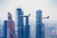 305 метров