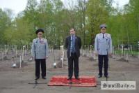 Смоленские силовики подарили детям фруктовый сад Победы