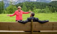 Фото Меркель, «танцующей» для Обамы на G7, взорвало интернет