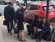 После разговора с Обамой и Байденом Яценюк вышел на улицу и закурил