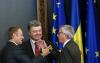 Европа играет с Украиной в наперстки — Bloomberg