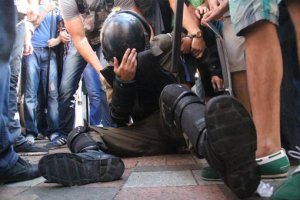 В ходе беспорядков у Рады ранены около 100 силовиков