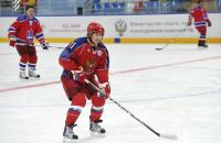 хоккеист номер 11