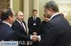 Украинскому ТВ запретили показывать рукопожатие Путина и Порошенко