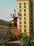Памятник ленину в Бухаресте