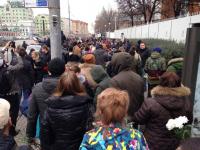 Очередь к посольству франции в Москве…