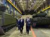 Путин осмотрел танк будущего «Армату» на «Уралвагонзаводе»