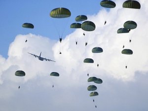 ВДВ десантируют в четырёх регионах России 2 тыс. парашютистов - Минобороны