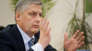 Назвавший область «ё**ной» замгубернатора получил 1,8 млн (Высокопоставленному госслужащему при увольнении выдали «золотой парашют»)