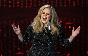 Клип певицы Адель Hello набрал 1 млрд просмотров за 87 дней и побил рекорд рэппера PSY