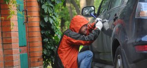 В Москве начали воровать с автомобилей зеркала и дворники