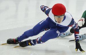 Россиянин Елистратов завоевал золото на 1000 м на чемпионате Европы по шорт-треку