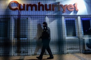 ЕС в шоке: турецким журналистам грозит пожизненный срок