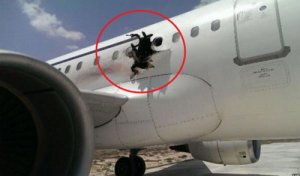Появилось видео взорвавшегося в воздухе аэробуса A321 в Сомали