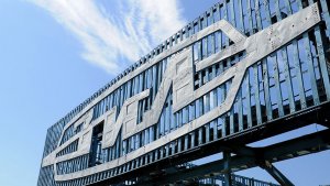 [Требуются миллиардеры] В Москве кончаются заводы.  Производство автомобилей сворачивается