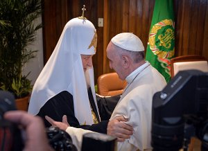 Патриарх Кирилл и папа римский приняли совместную декларацию