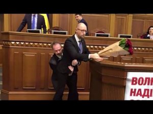 Порошенко призвал премьера Яценюка уйти в отставку