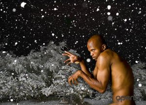 ["вечеринка соплеменников"] В Петербурге 30 пьяных негров подрались в бане и разбежались голыми по району. Мистика...