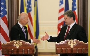 Байден одобрил намерение Порошенко заменить генпрокурора