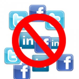 В Госдуме поддержали идею запретить использовать соцсети на рабочем месте