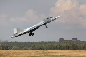 Российский истребитель пятого поколения Т-50 (ПАК ФА) в ходе испытаний установил рекорд скороподъемности. В 2016 году будет построен последний, 11 самолет испытательной партии