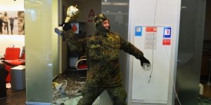 [Вот, старый поврот...] Порошенко обвинил Россию в провокациях в годовщину событий на Майдане