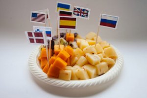 Правительство отказалось запрещать продажу санкционных продуктов