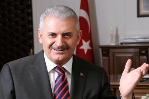 Министр транспорта, морских дел и коммуникаций Турции Бинали Йылдырым подверг в среду критике соглашение о прекращении огня в Сирии, достигнутое между РФ и США.