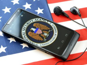 Разоблачения WikiLeaks разгневали Ренци: "США должны объяснить, почему шпионили за Берлускони"