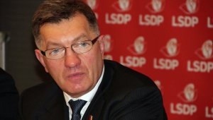СМИ: премьер Литвы публично извинился перед учителями за свои слова
