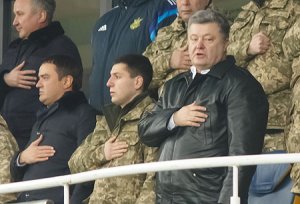 Порошенко освистали на футболе