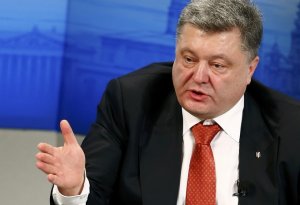 Пётр Порошенко поручил усилить армию на границе с Крымом