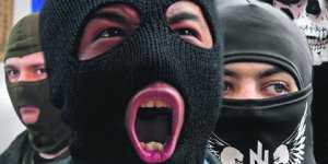 Снимайте балаклавы майдановские «Крыски», билетов за кордон «немає» для «Лариски»