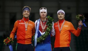 Российский конькобежец Павел Кулижников защитил титул чемпиона мира в спринте, победив в Сеуле