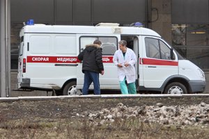 Потерявшую сознание мать обезглавленного ребенка увезли в больницу