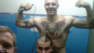 В Европарламенте выставлены фото украинского военного с татуировками со свастикой