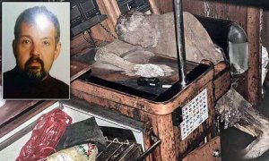 У берегов Филиппин найдена дрейфующая яхта с мумией на борту