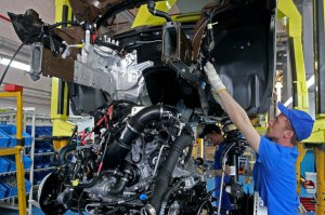Петербургский завод Nissan перешел на односменный график