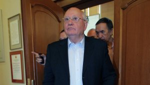 Горбачев в память о жене передал 100 тысяч фунтов больным детям