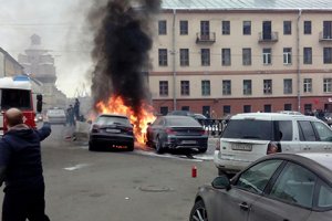 В Петербурге сгорела машина жены Шнура